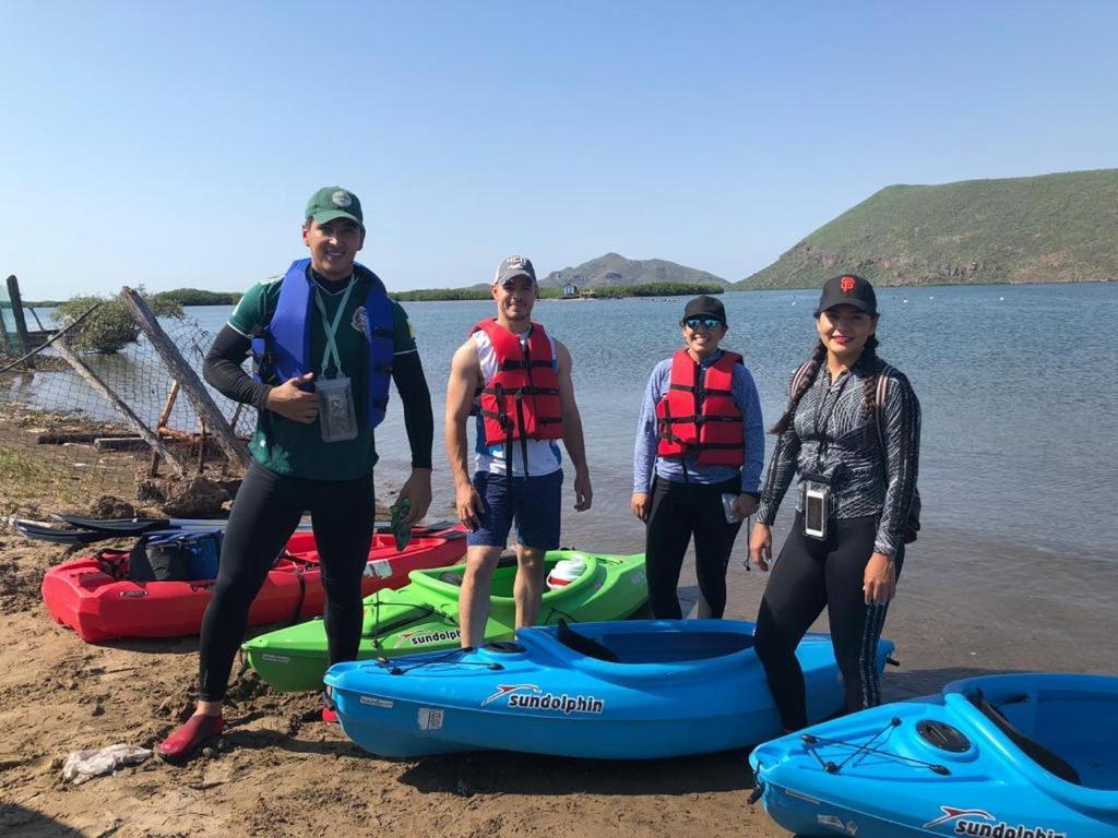 Tortuga Hostel Topolobampo エクステリア 写真